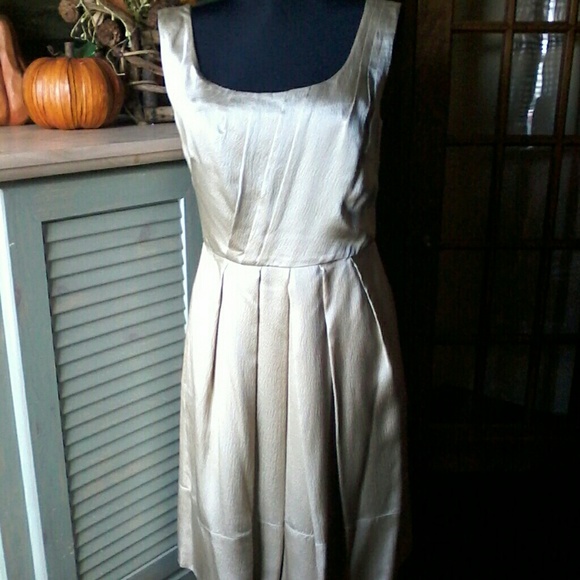 Banana Republic Dresses & Skirts - Beautiful gold Banana Republic dress